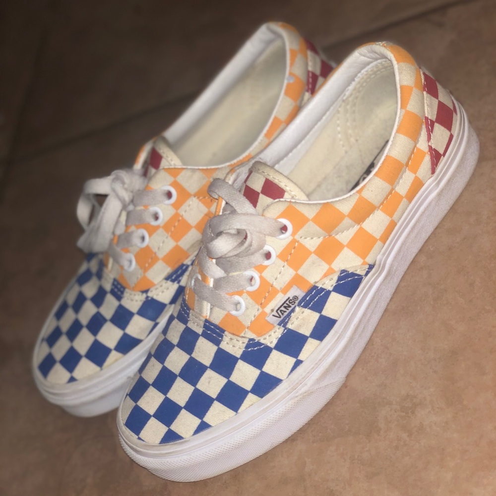 Vans - Picture 2 of 4